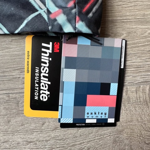 Oakley Women's "Resilient" Snow/Ski Jacket, NWT - Picture 6 of 7